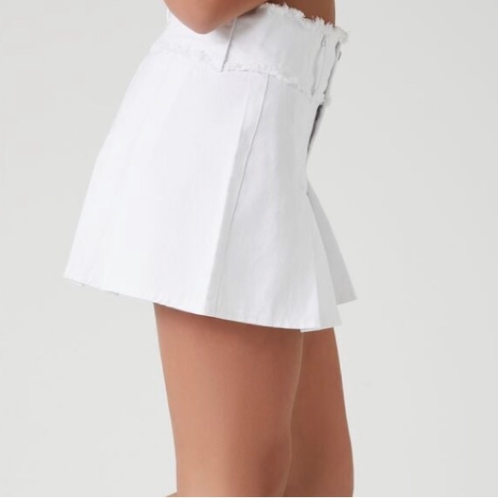 Forever 21 Mini Skirt. Size Medium. Lightly used.